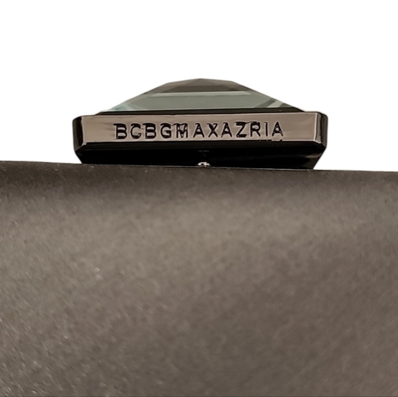 BCBG MAXAZRIA Mini Clamshell Convertible Clutch Bag Purse Metallic Chain Strap - Picture 6 of 15